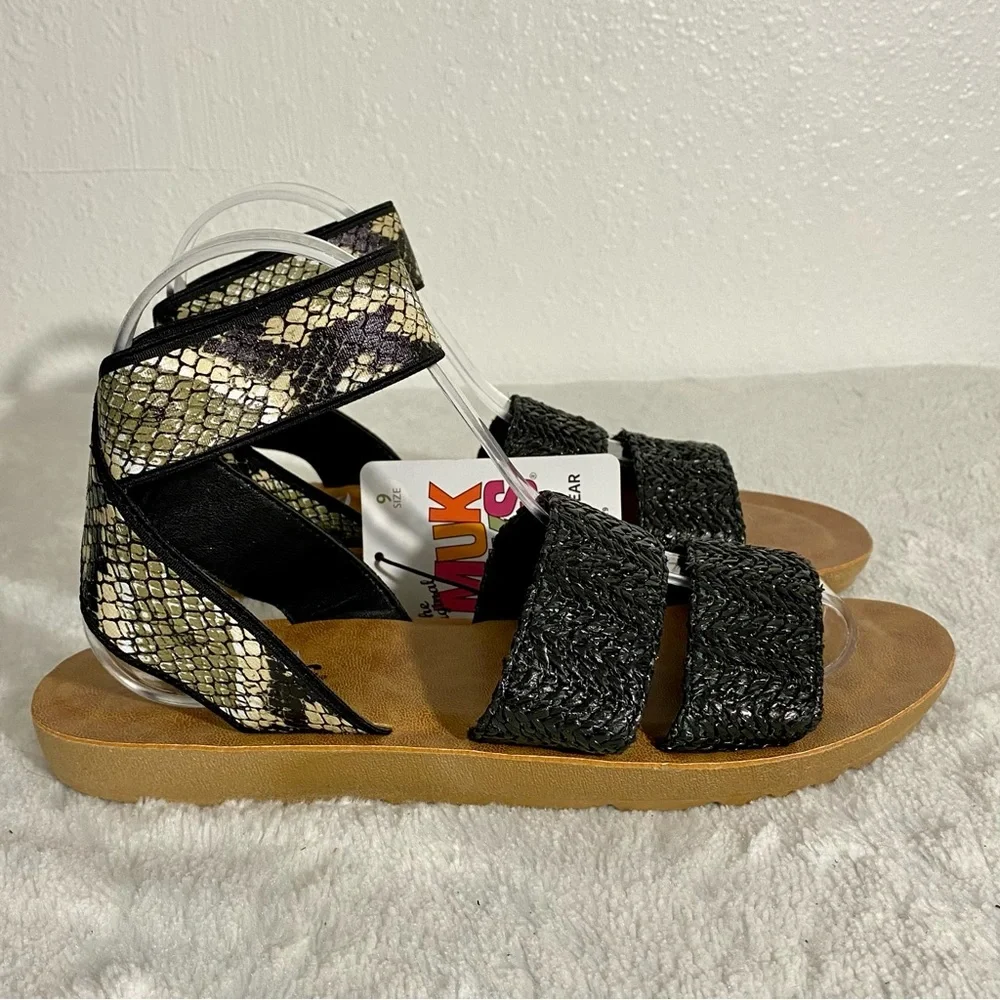 NEW Muk Luks About Me Ankle Strap Sandals Women’s Size 9 Black Snakeskin Print